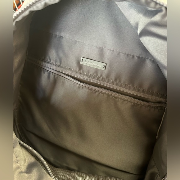 Lululemon Pack it Up Backpack 21L - Picture 8 of 8